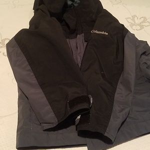 Columbia 3t black jacket w hood